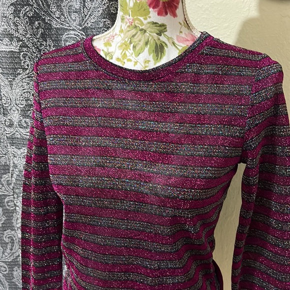 Metallic/ glitter Top ✨ - Picture 2 of 11